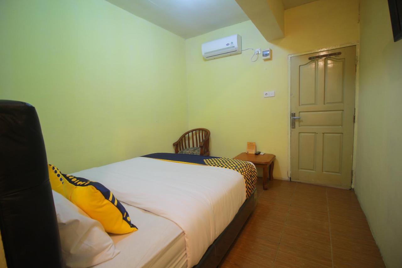 Spot On 2305 Andys Nur Penginapan Dumai Esterno foto