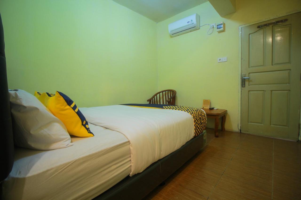 Spot On 2305 Andys Nur Penginapan Dumai Esterno foto