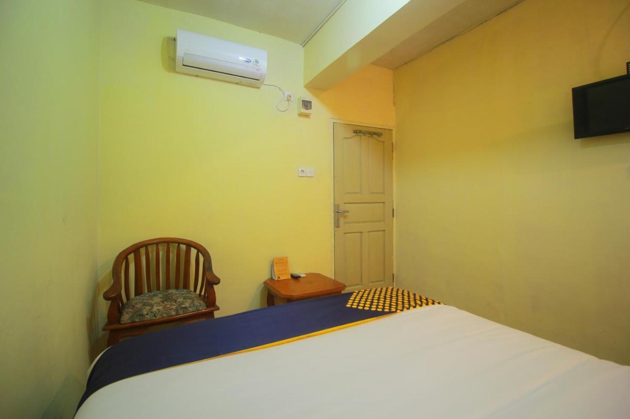 Spot On 2305 Andys Nur Penginapan Dumai Esterno foto