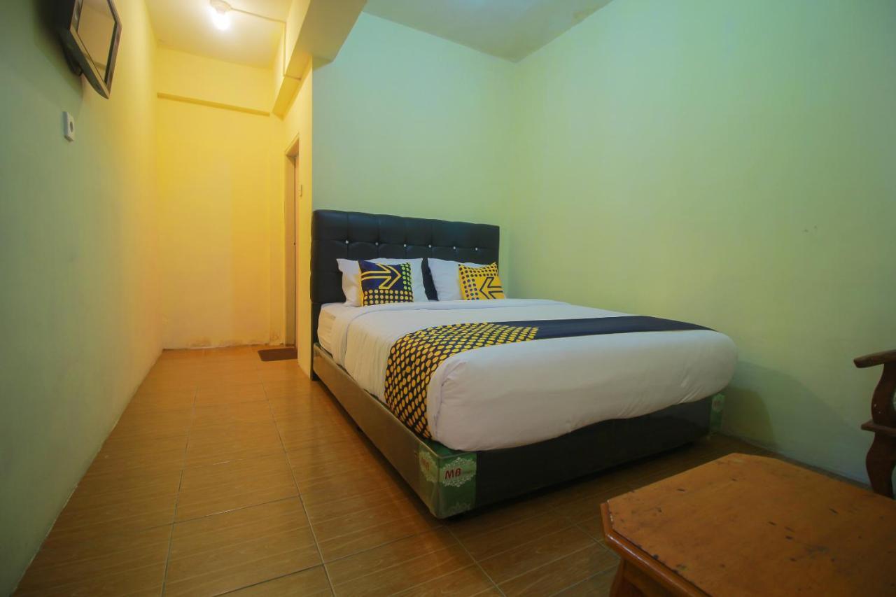 Spot On 2305 Andys Nur Penginapan Dumai Esterno foto