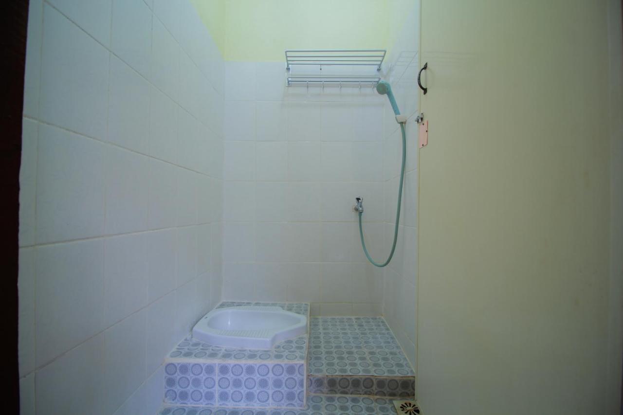 Spot On 2305 Andys Nur Penginapan Dumai Esterno foto